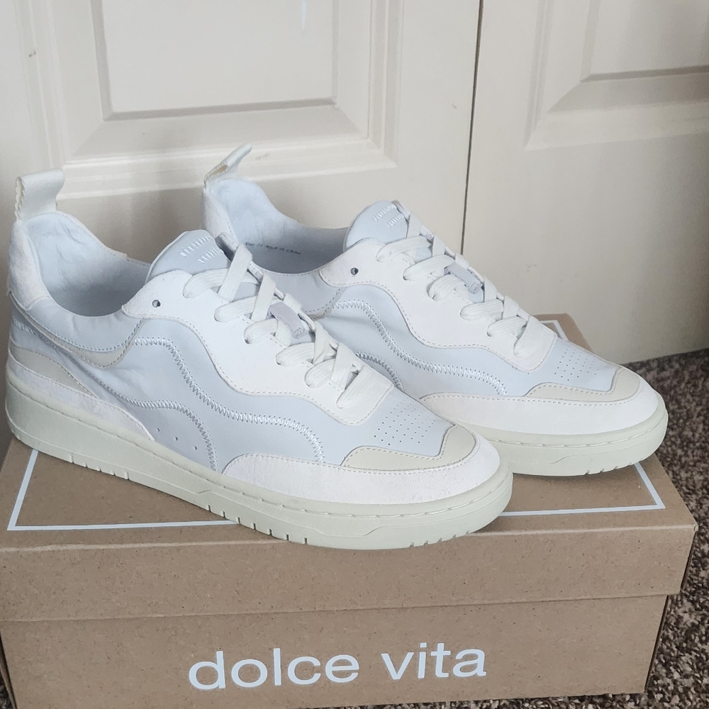 Dolce Vita. White Sneakers